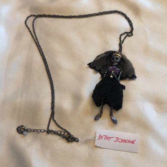 Betsey Johnson Hematite Tone Dark Magic Skeleton Bride Pendant Necklace NWT - Picture 11 of 15